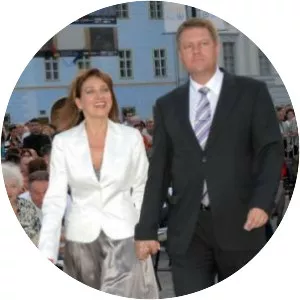 Carmen Johannis - Klaus Iohannis' Wife - Whois - Xwhos.com